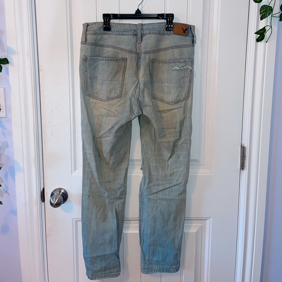 American Eagle Tom-girl light wash ripped jeans - Picture 5 of 5